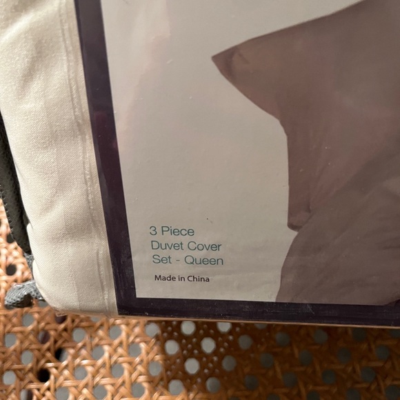 NIP Luxe Home Cream 3 Piece Queen Duvet Cover Set - Picture 2 of 3